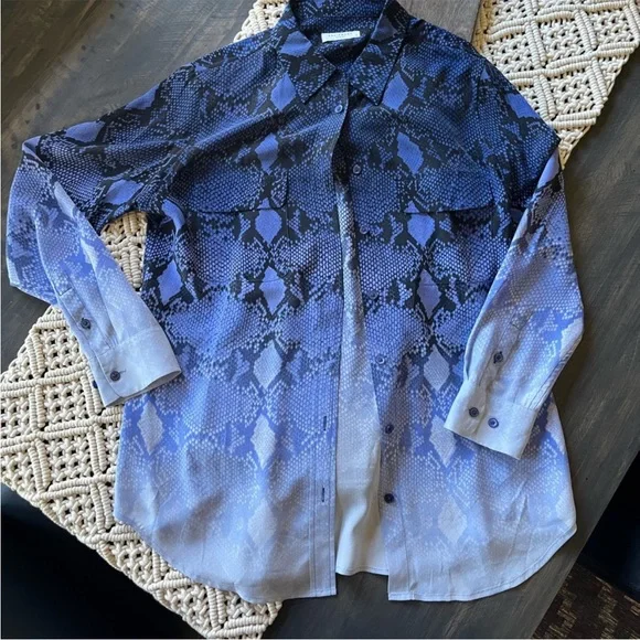 EQUIPMENT 100% Silk Reese Fading Blouse Marine Blue Ombré Snake Print M Like New - Picture 8 of 16